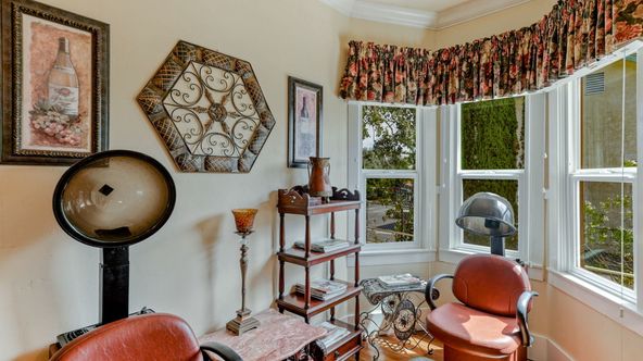 Standalone Commercial Cottage: 2437 Old Eureka Way, Redding, CA 96001